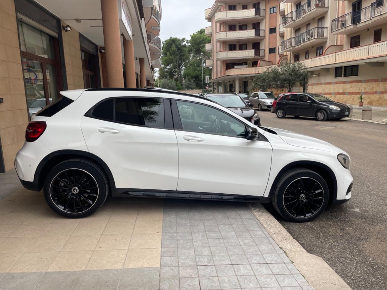 Mercedes-benz GLA 200 d 136CV AUT. PREMIUM AMG NIGHT PACKET TETTO LED NAVY 19