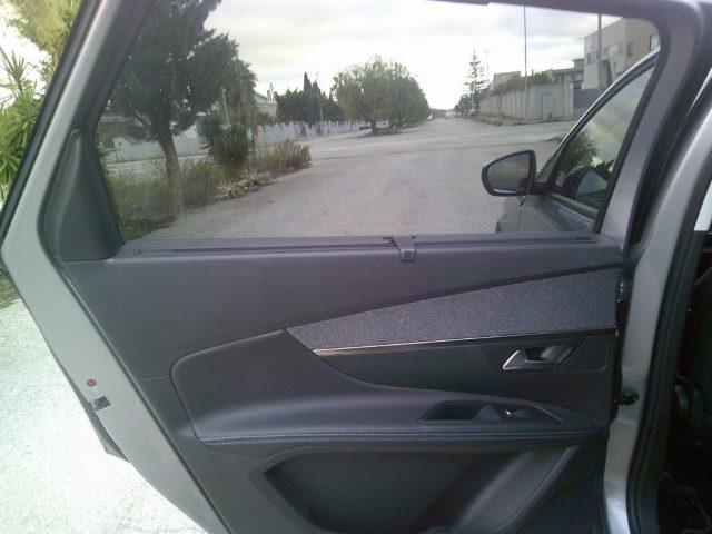 PEUGEOT 5008 BlueHDi 130 S&S Crossway