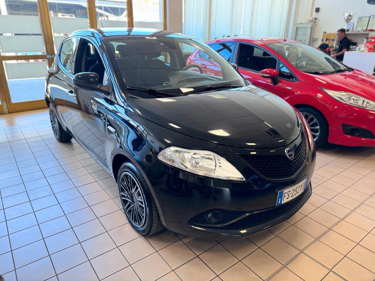 Lancia Ypsilon 1.2 69 CV 5 porte S&S Platinum