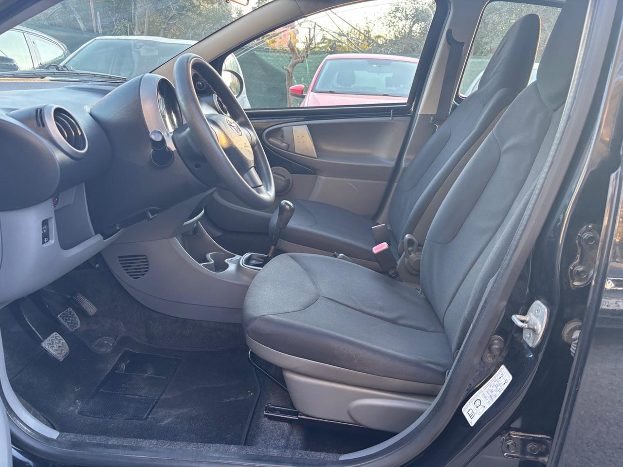 Toyota Aygo 1.0 5 porte Sol OK NEOPATENTATI