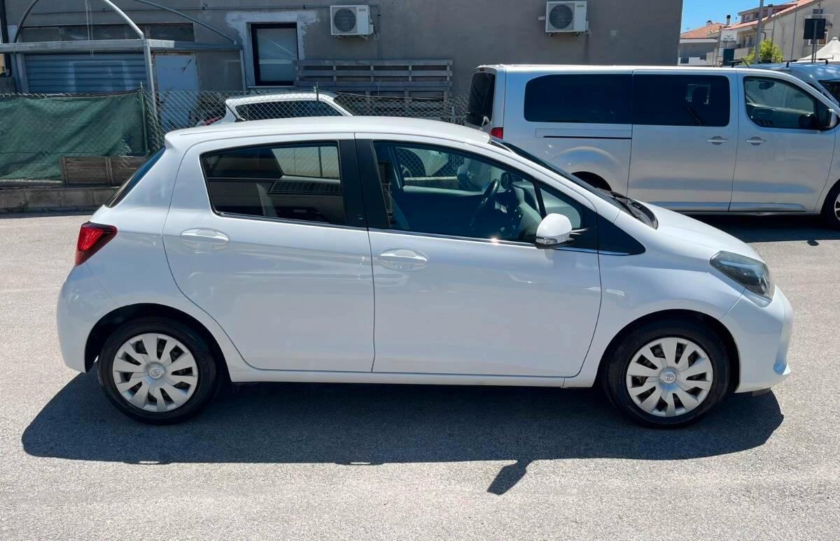 Toyota Yaris 1.4 d-4d Active 5p E6