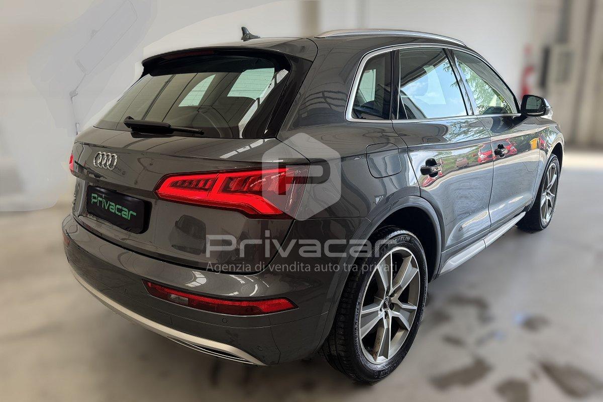 AUDI Q5 40 TDI quattro S tronic Business Design