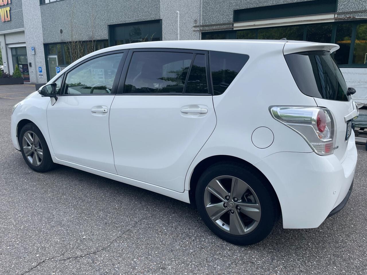 Toyota Verso 1.6 D-4D 7 posti*Tetto*Navi*Neopatentati*