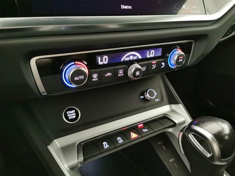 Audi Q3 II 2018 35 2.0 tdi Identity Black s-tronic