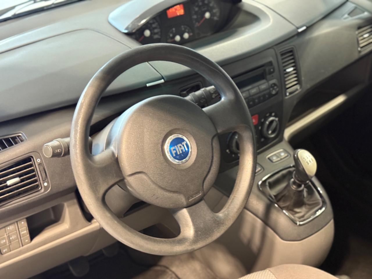 Fiat Idea 1.2 16v Black Label