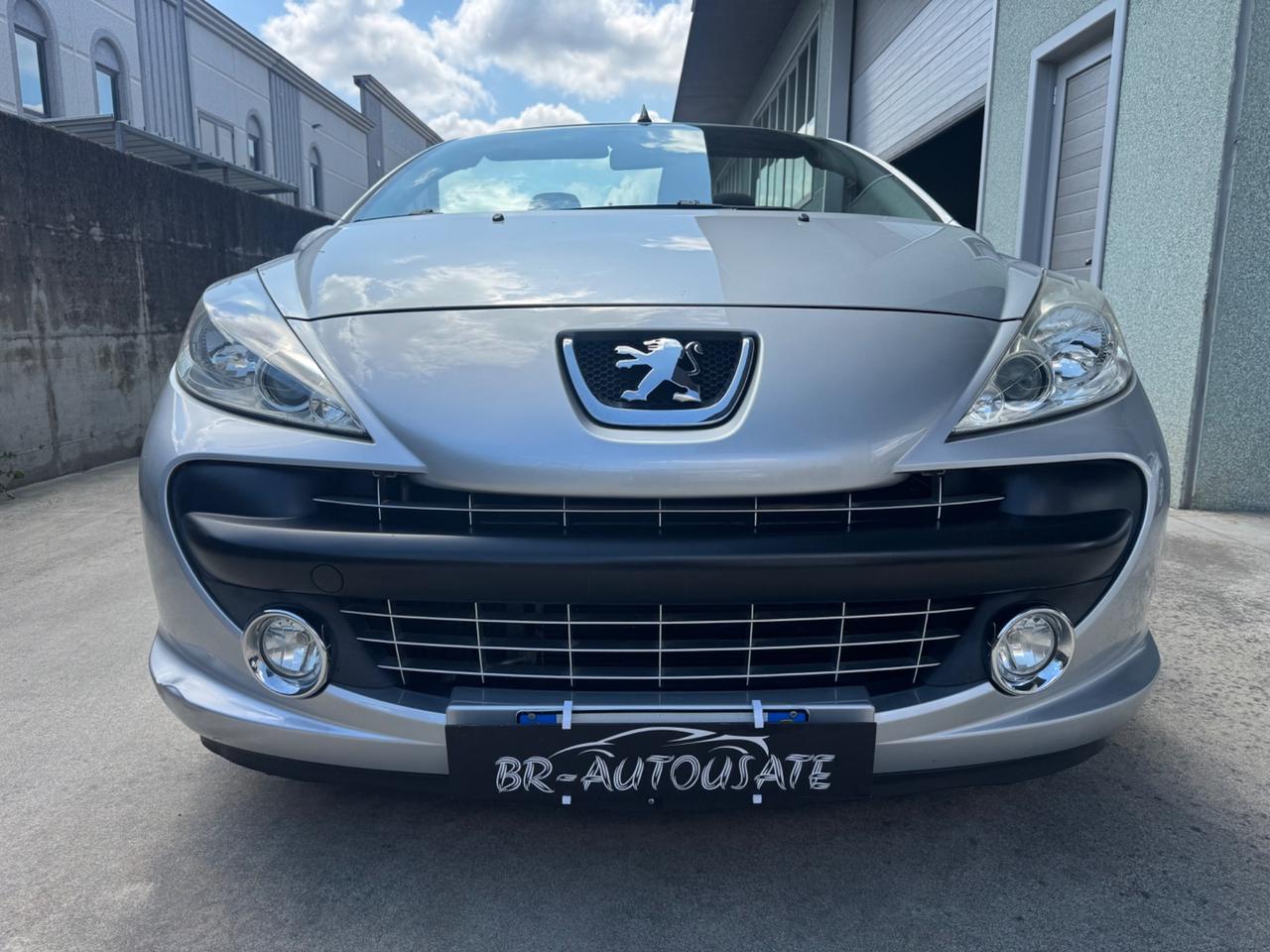 Peugeot 207 1.6 HDi 110CV CC Féline