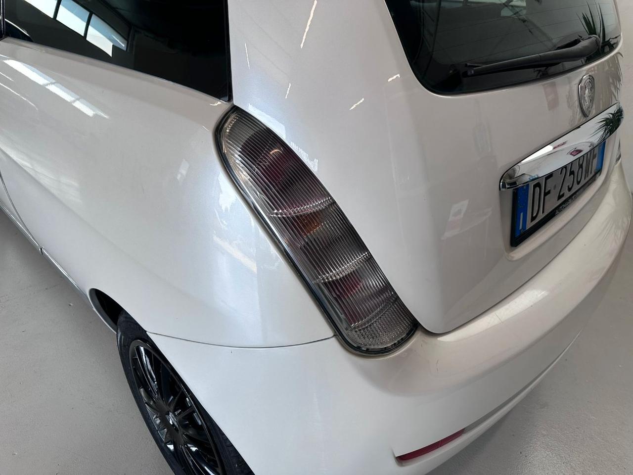 Lancia Ypsilon 3 Porte Ypsilon 1.2 8v Argento