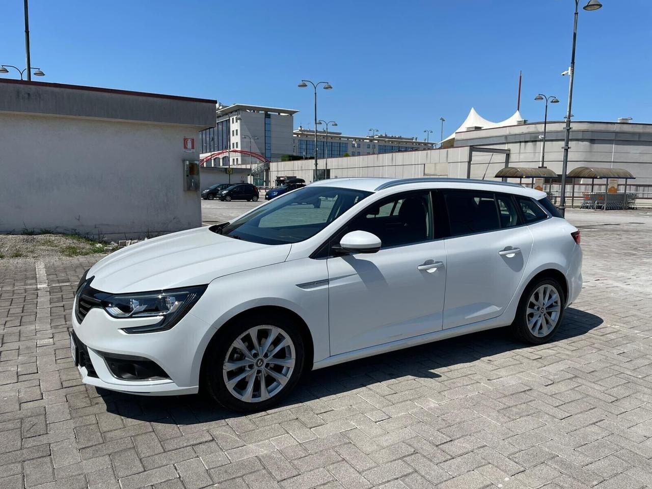 Renault Mégane Sporter Blue dCi 115 CV EDC Duel2 AUTOMATICA 12 MESI GARANZIA