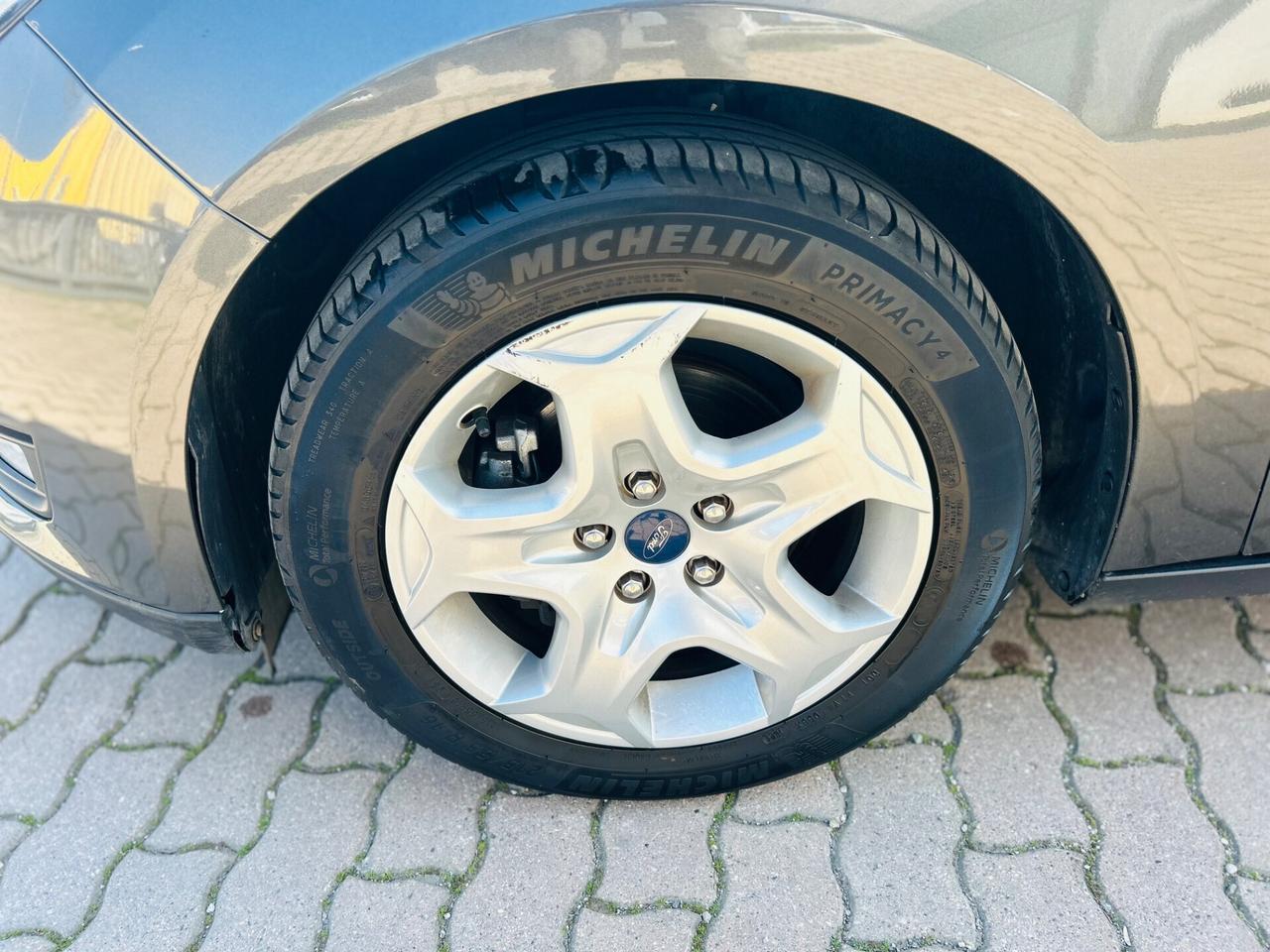 Ford Focus 1.6 120 CV GPL Titanium