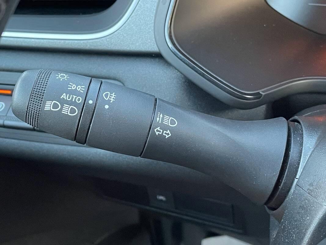 Renault Captur 1.0 eco-g Techno 100cv CON TELECAMERA E CARPLAY