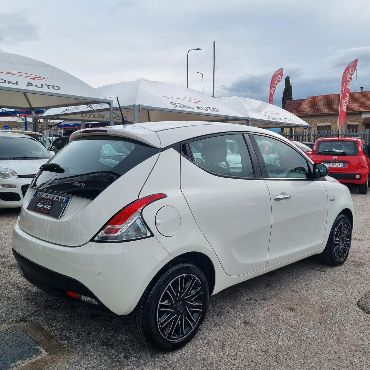 Lancia Ypsilon 1.0 FireFly 5 porte S&S Hybrid Ecochic A. Ferretti