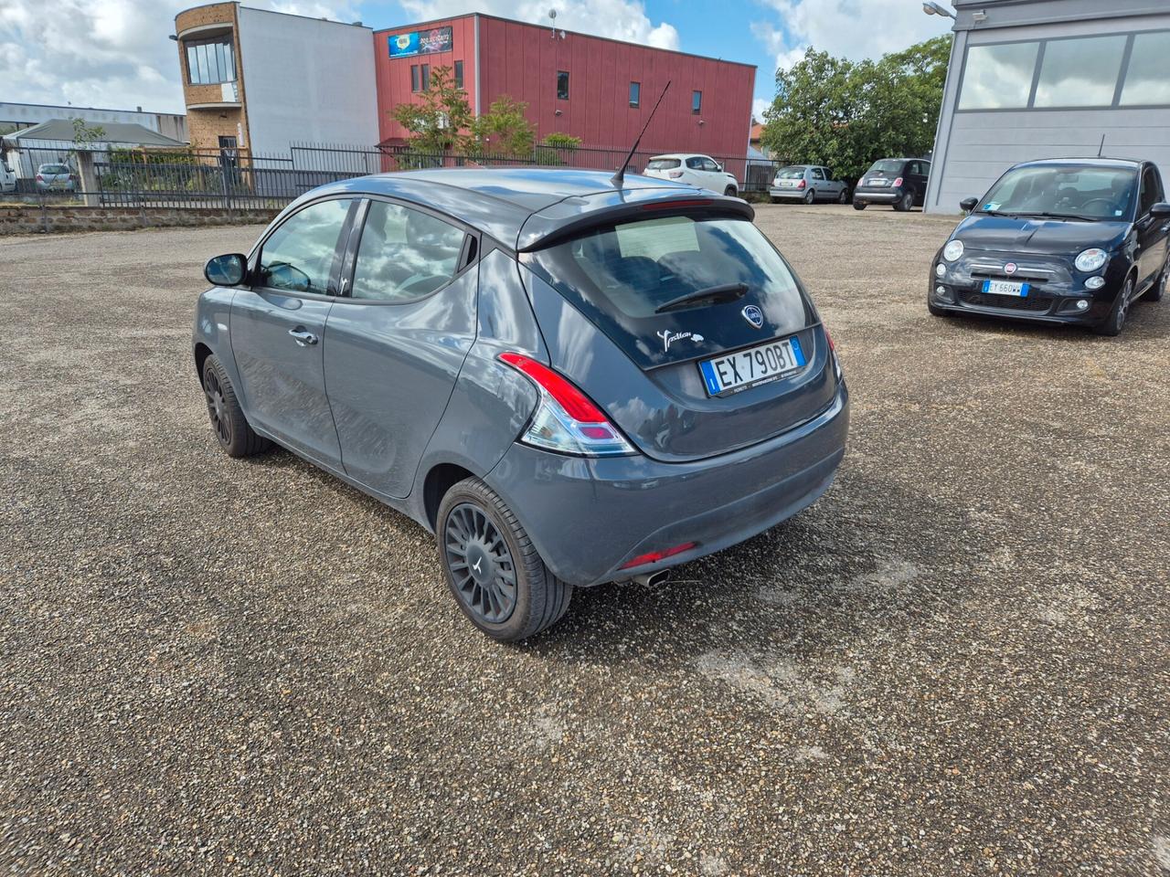 Lancia Ypsilon 1.2 69 CV 5 porte GPL Ecochic Silver