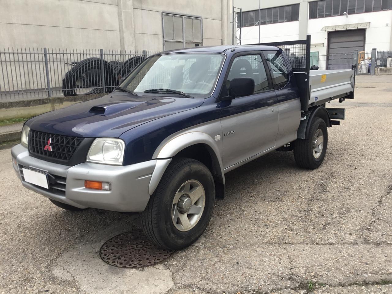 Mitsubishi L200 2.5 TDI 4WD Club cab cassone ribaltabile