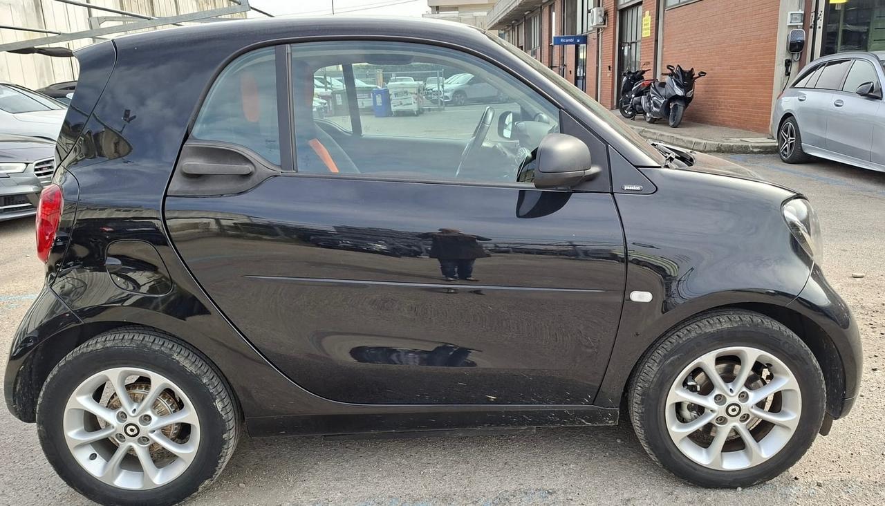 Smart fortwo EQ Prime iva esposta