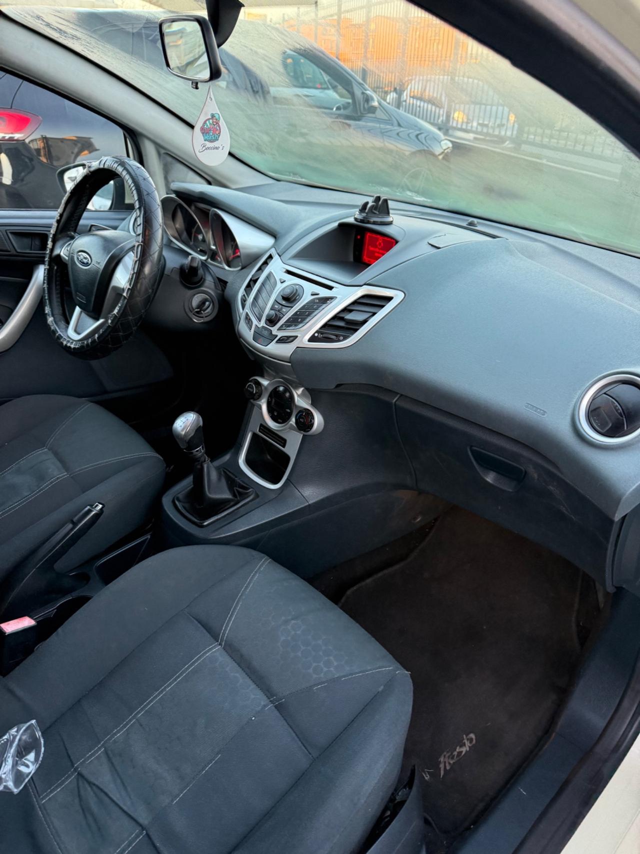 Ford Fiesta 1.4 TDCi 5p. Titanium