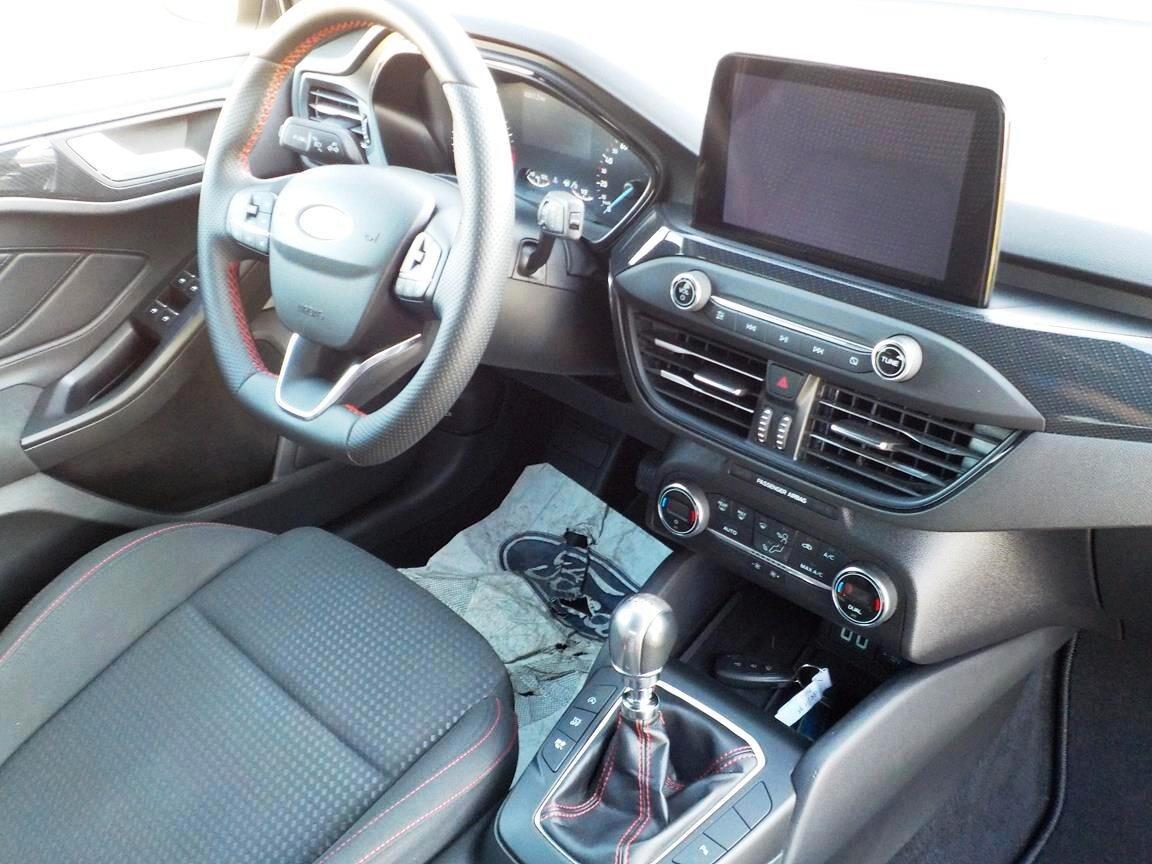 Ford Focus 1.0 EcoBoost Hybrid 125 CV 5p. ST-Line