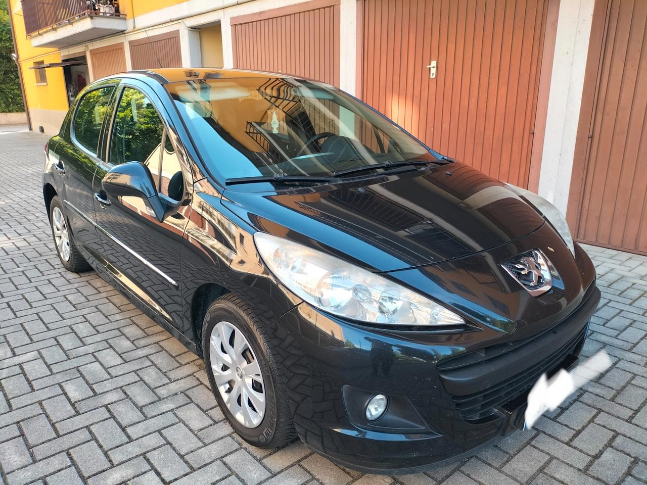 Peugeot 207 GPL OK NEOPATENTATI