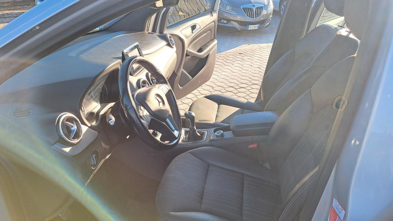 Mercedes-benz B 180 BlueEFFICIENCY Premium