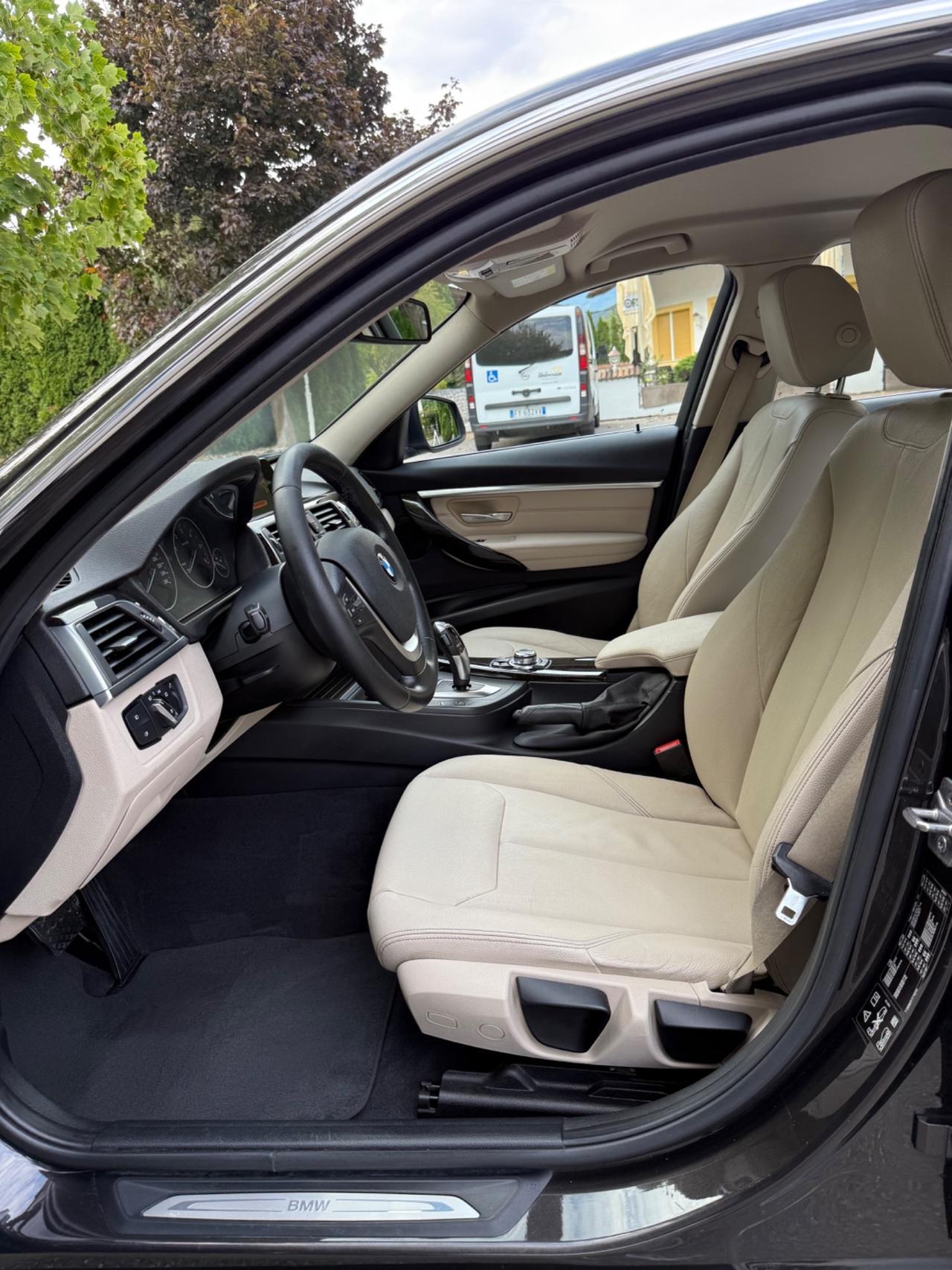Bmw 320 320d xDrive Luxury