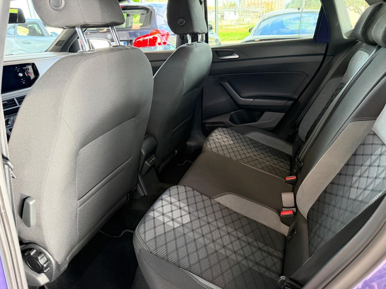 Volkswagen Polo 1.0 TSI DSG R-Line
