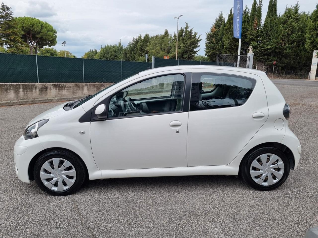 Toyota Aygo 1.0 12V VVT-i 5 porte Lounge Connect MMT
