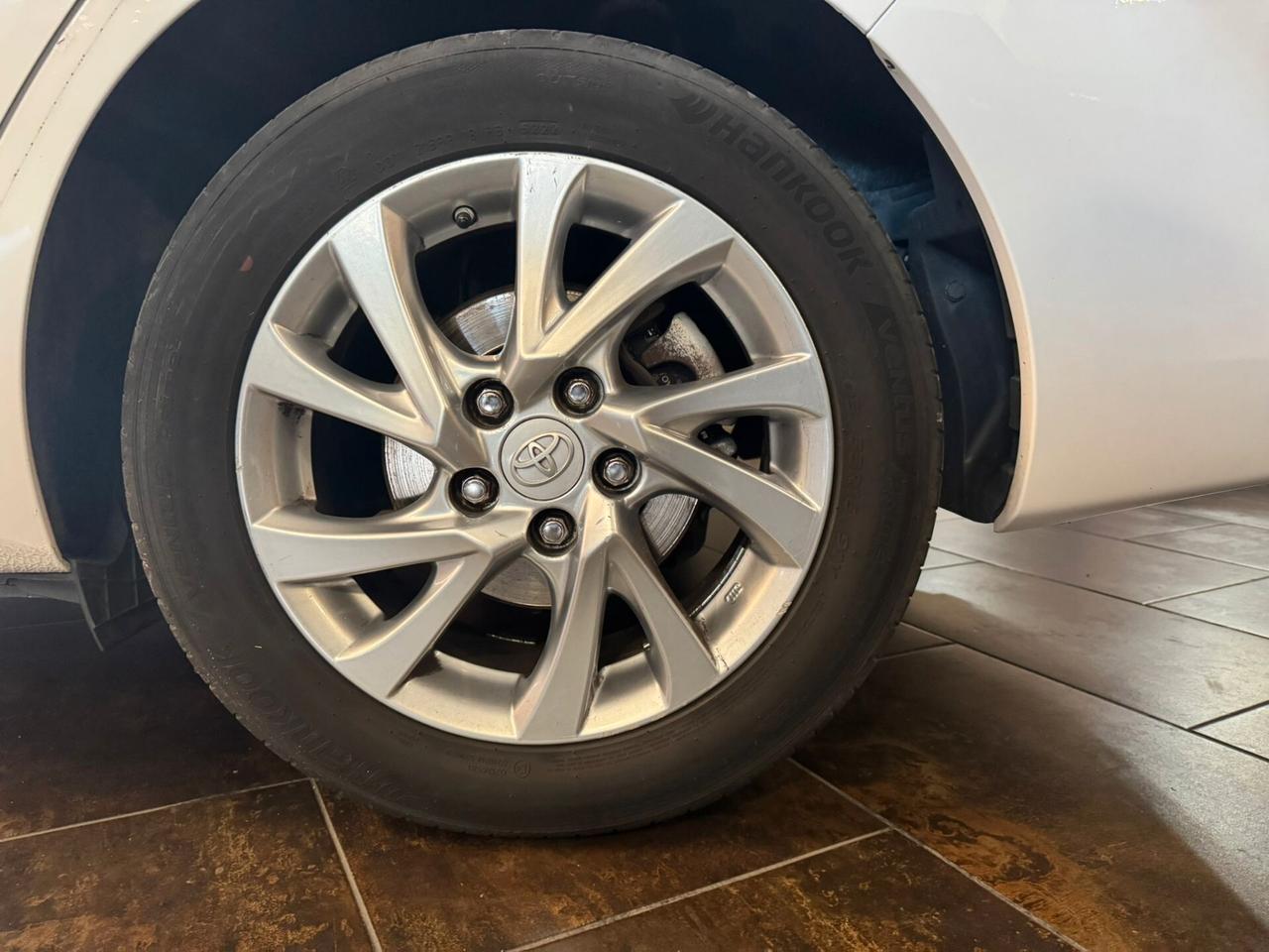 Toyota Auris Touring Sports 1.8 Hybrid Business