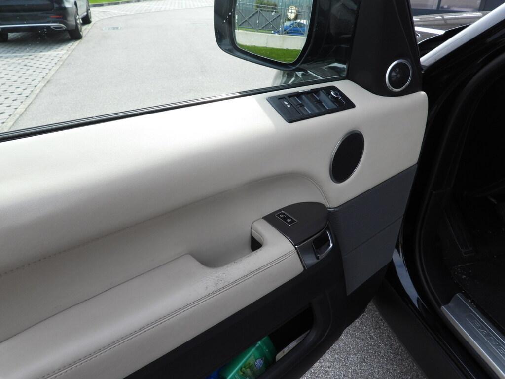 Land Rover Range Rover Sport 3.0 TDV6 HSE 4WD Auto