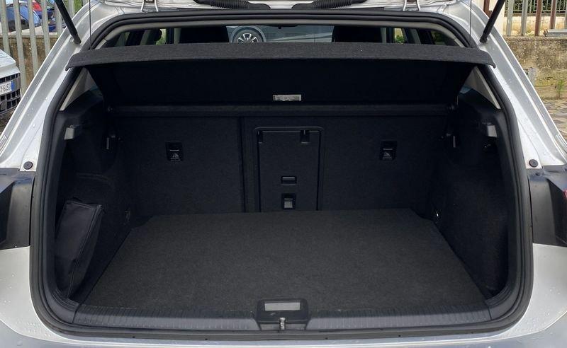 Volkswagen Golf 8 Life 2.0 TDI 116CV