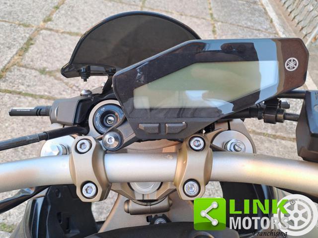 YAMAHA MT-09 .