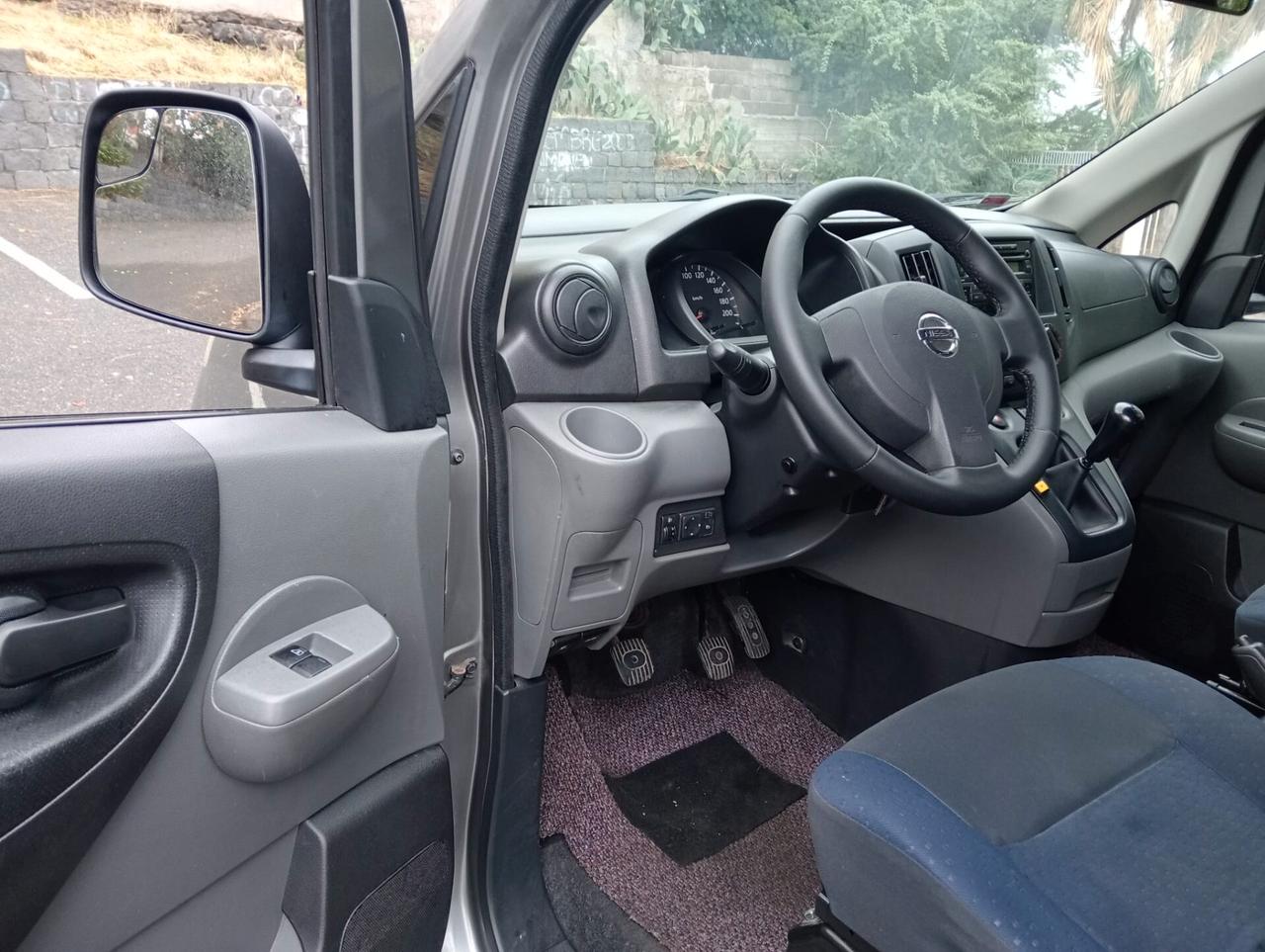 Nissan NV200 Pianale ribassato con rampa disabili in carrozzina