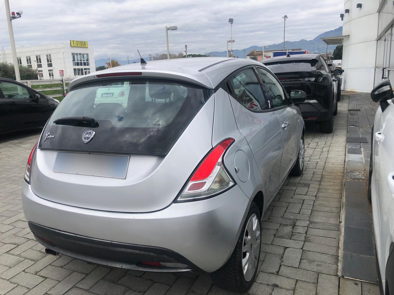 Lancia Ypsilon 1.2 69 CV 5 porte S&S Silver