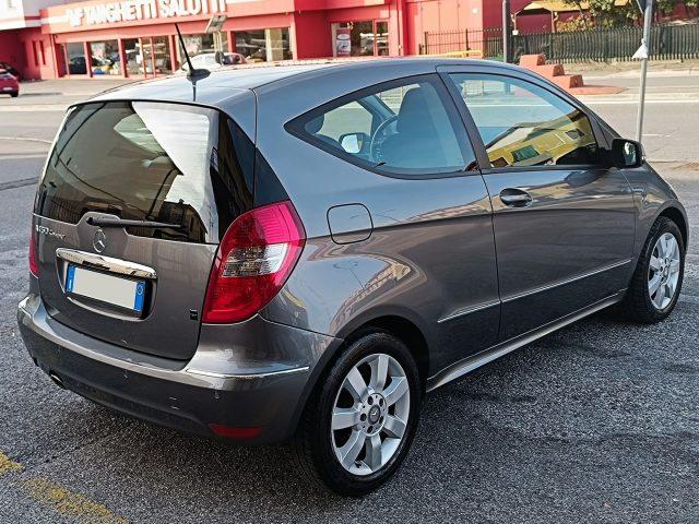 MERCEDES-BENZ A 150 BlueEFFICIENCY Coupé Elegance