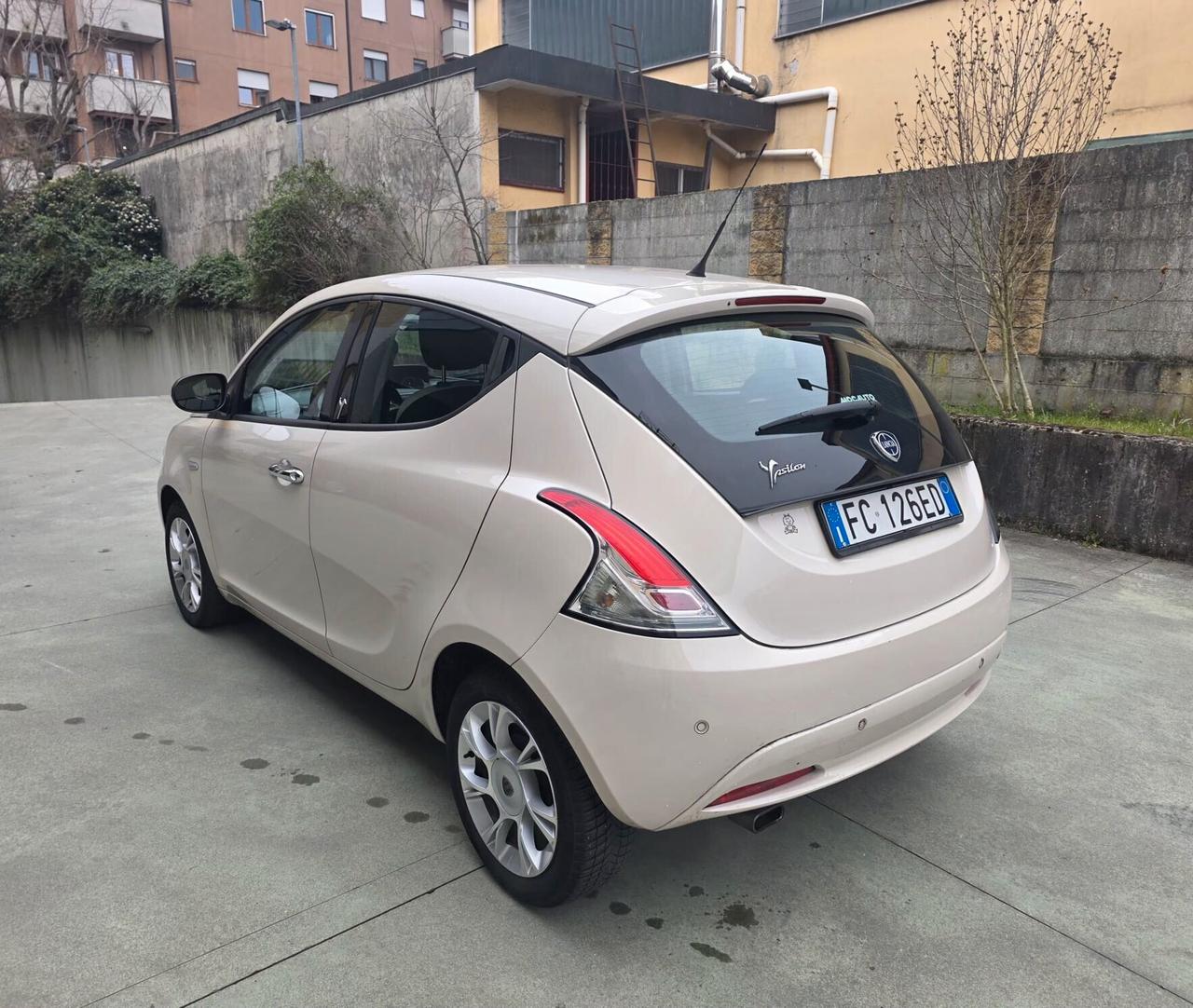 Lancia Ypsilon 1.2cc 69cv 5 porte Gold