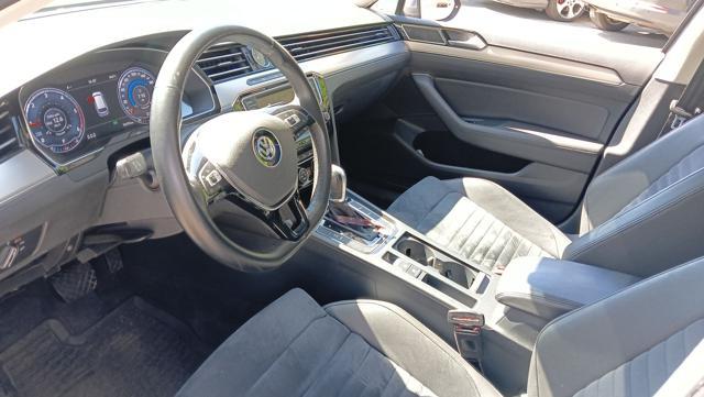 VOLKSWAGEN Passat Variant 2.0 TDI DSG Comfortline BlueMotion