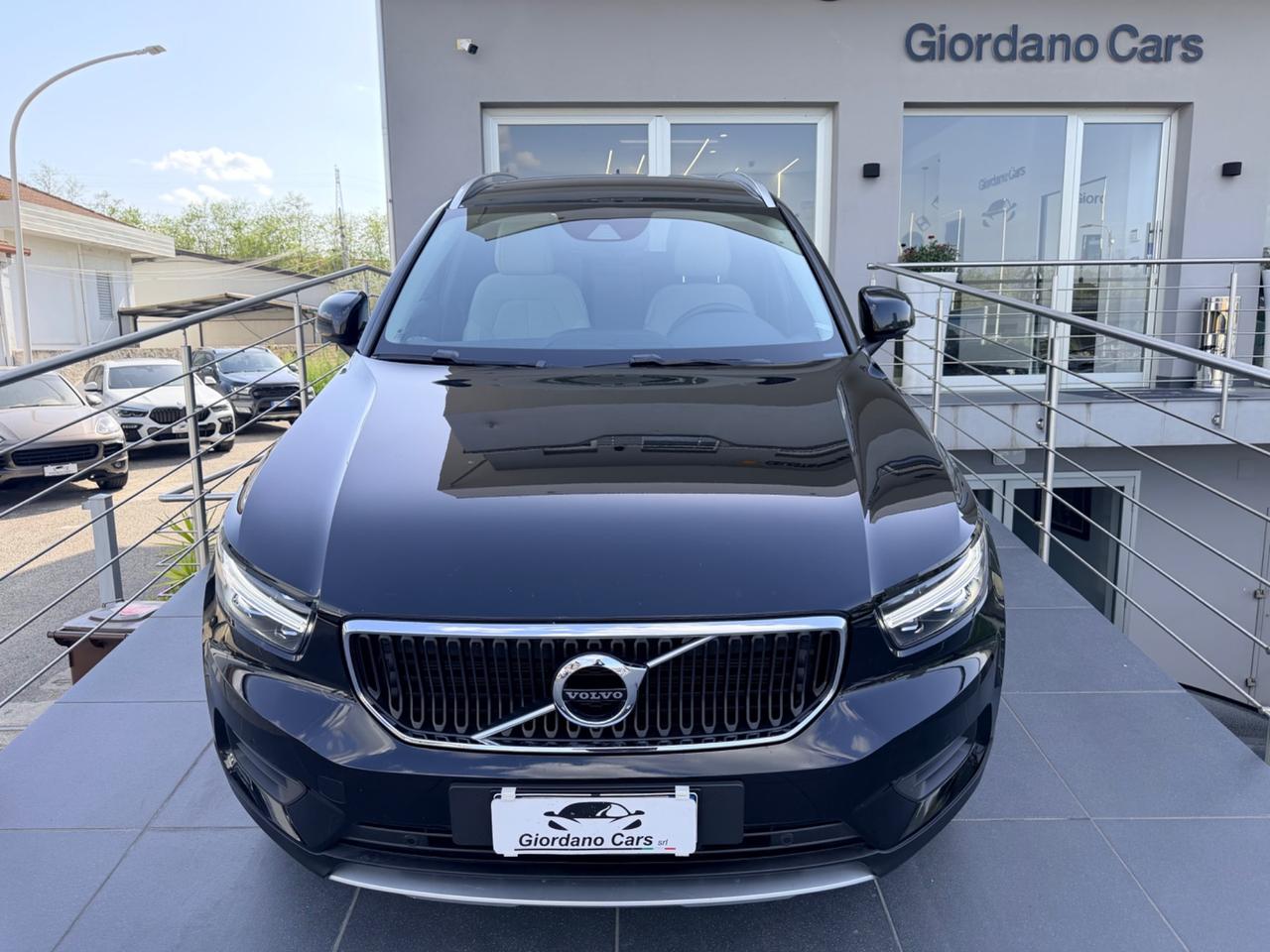 Volvo XC40 D3 AWD Geartronic Momentum in garanzia