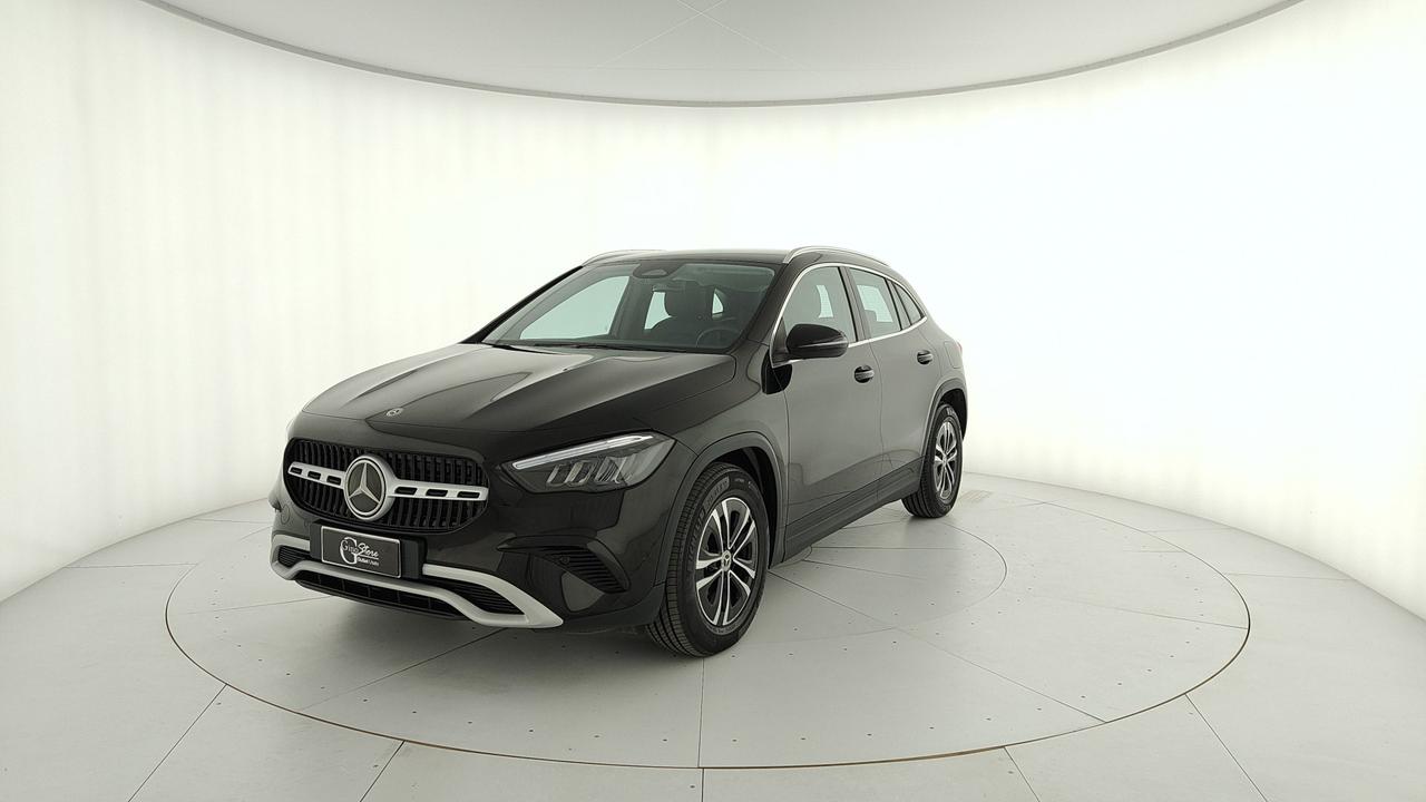 Mercedes-Benz GLA 180 d Advanced auto