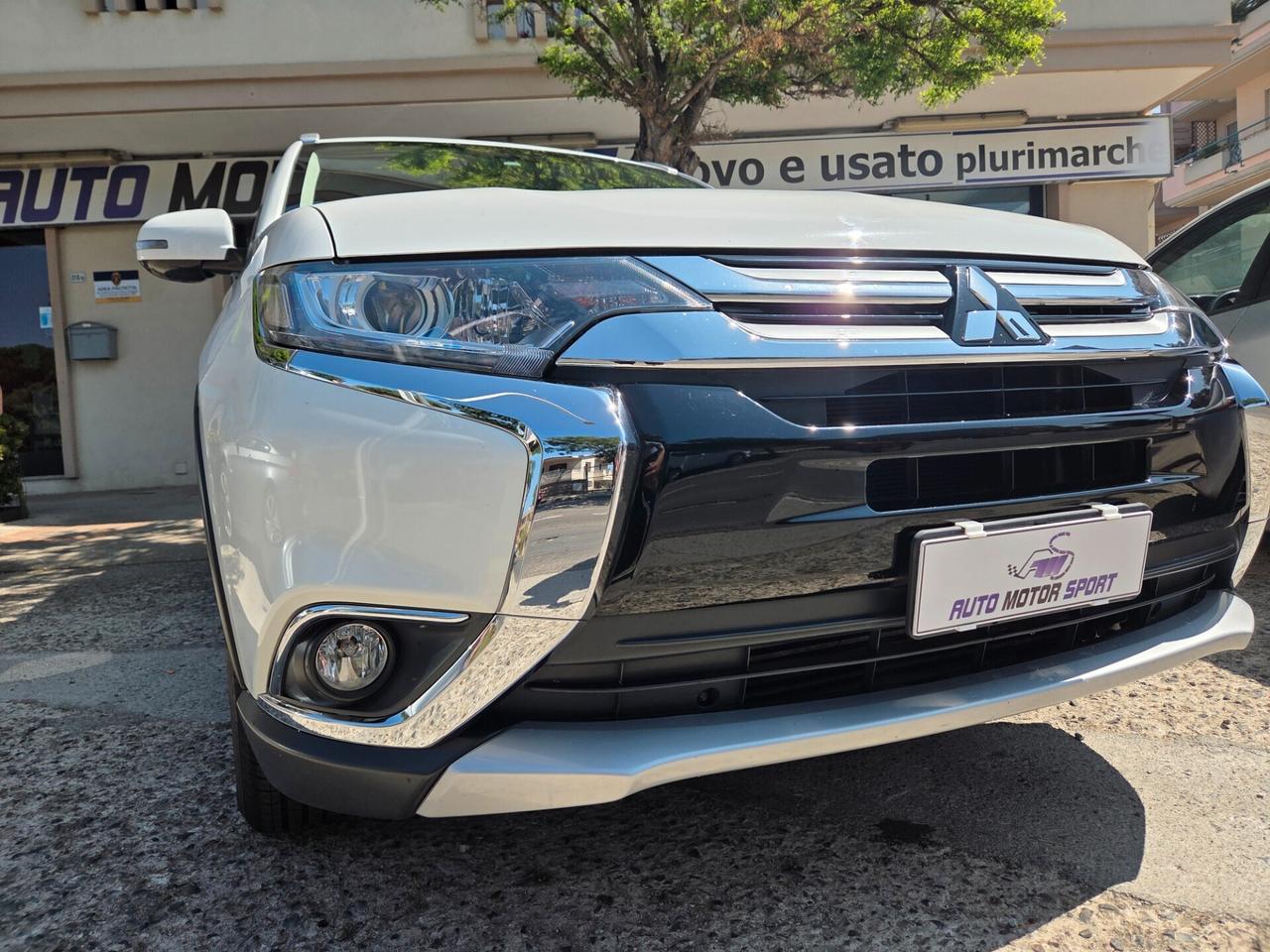 Mitsubishi Outlander 2.2 DI-D 4WD Intense