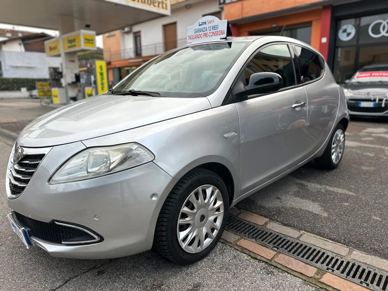 Lancia Ypsilon 1.2 69 CV 5 porte GPL Ecochic Silver NEOPATENTATI