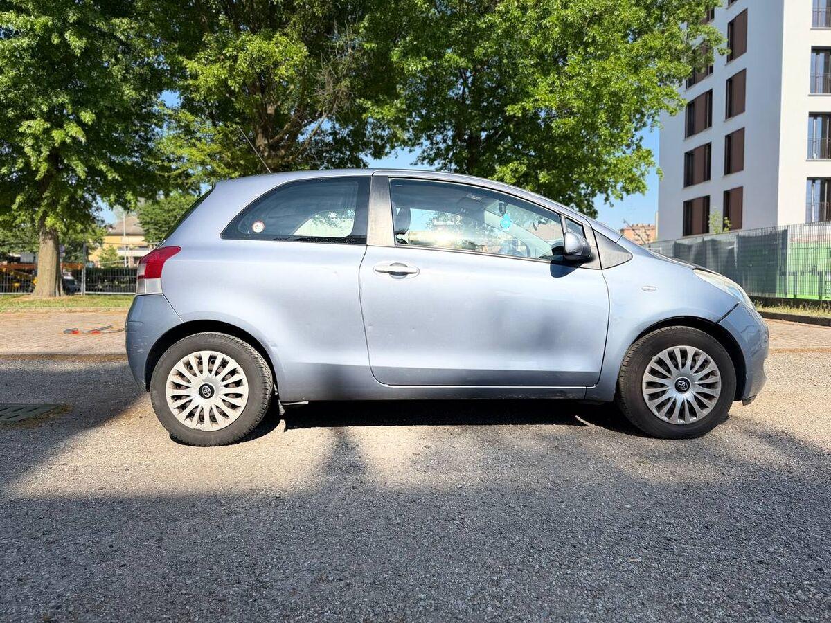 Toyota Yaris 3 Porte Yaris 1.3 (dual) Sol c Vsc+Trc 3p m-mt