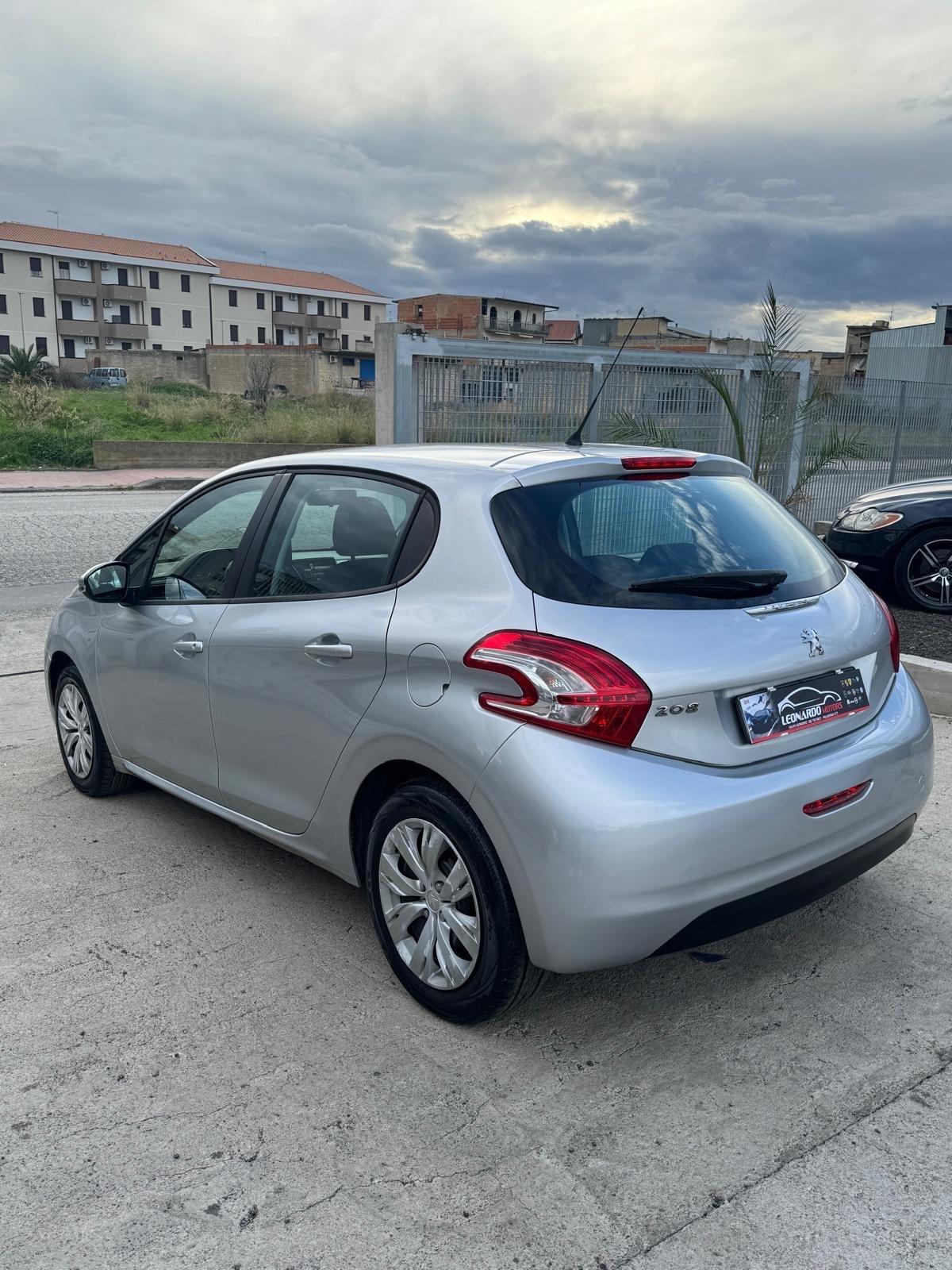 Peugeot 208 PureTech 82 5 porte Allure