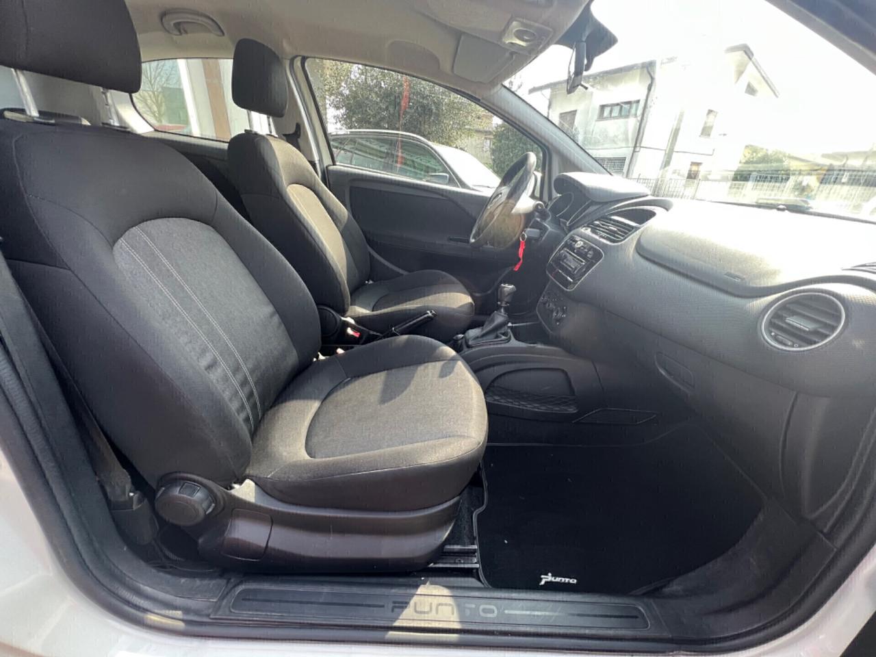 Fiat Punto 1.4 benzmetano ok Neopatentati