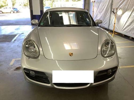 Porsche Cayman 2.7