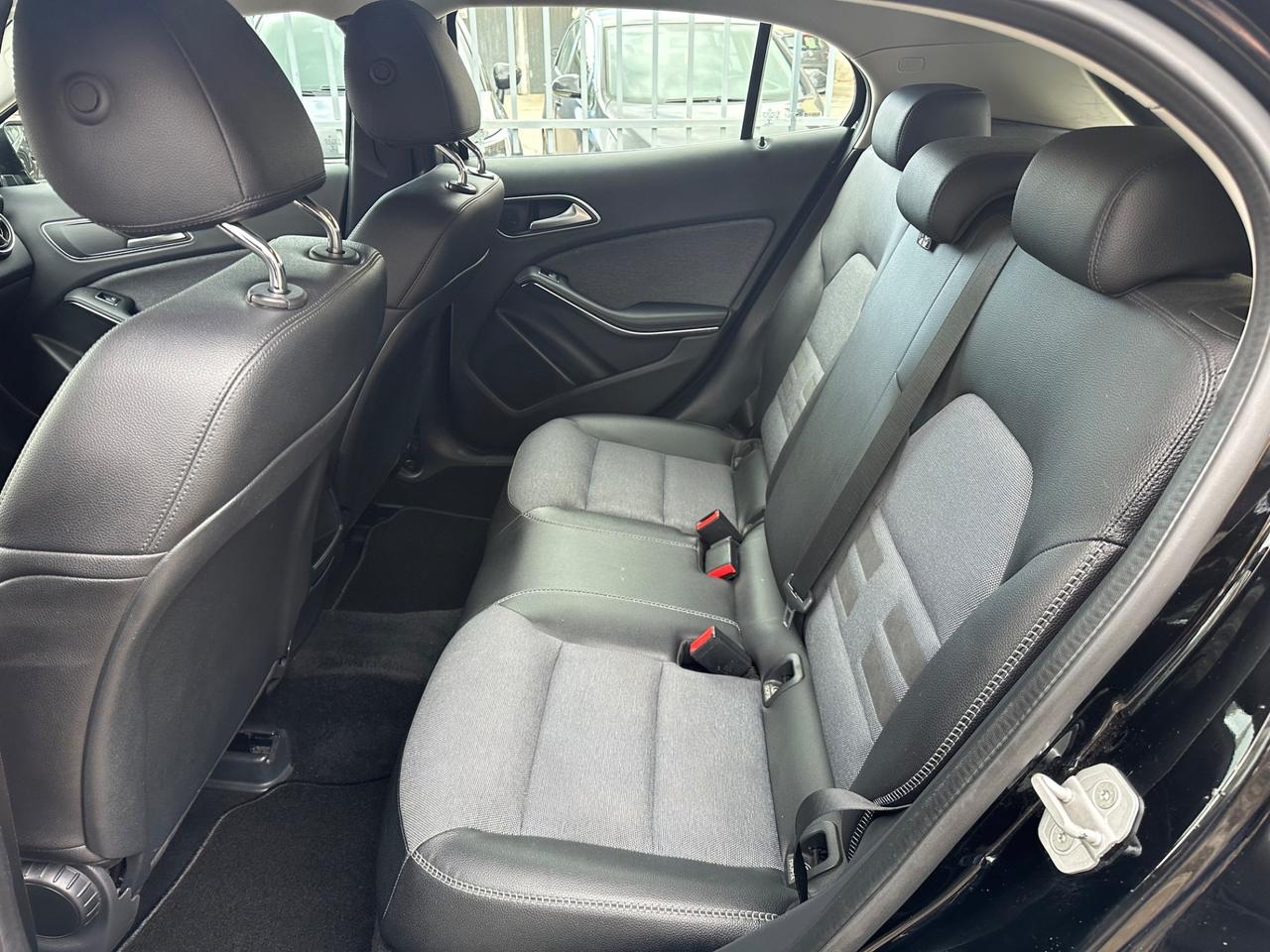 Mercedes-benz GLA 180 d Business