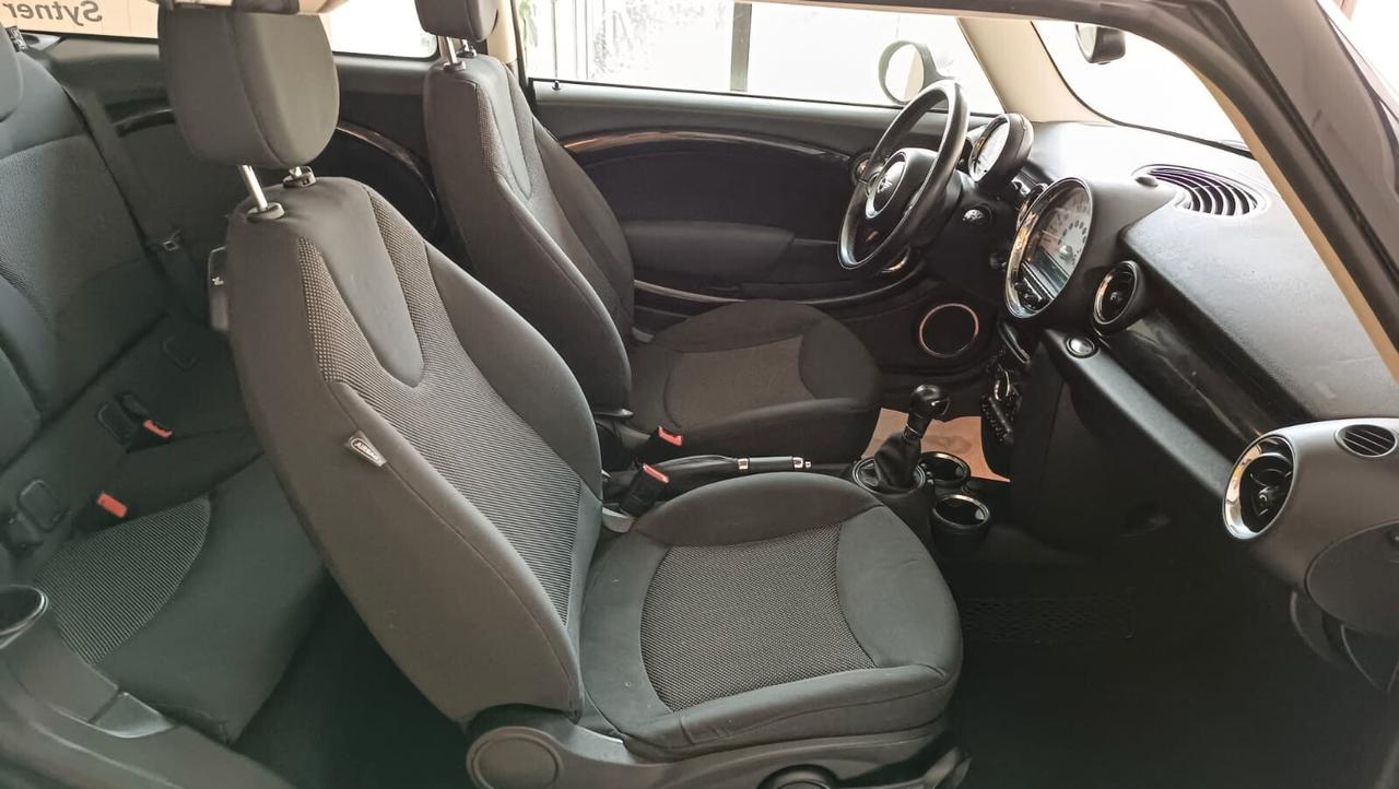 Mini One Clubman 1.6 Auto. OK NEOPATENTATI
