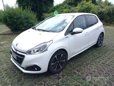 PEUGEOT 208 1,4 HDI-UNICO PROPRIETAR-4 REVISIONI