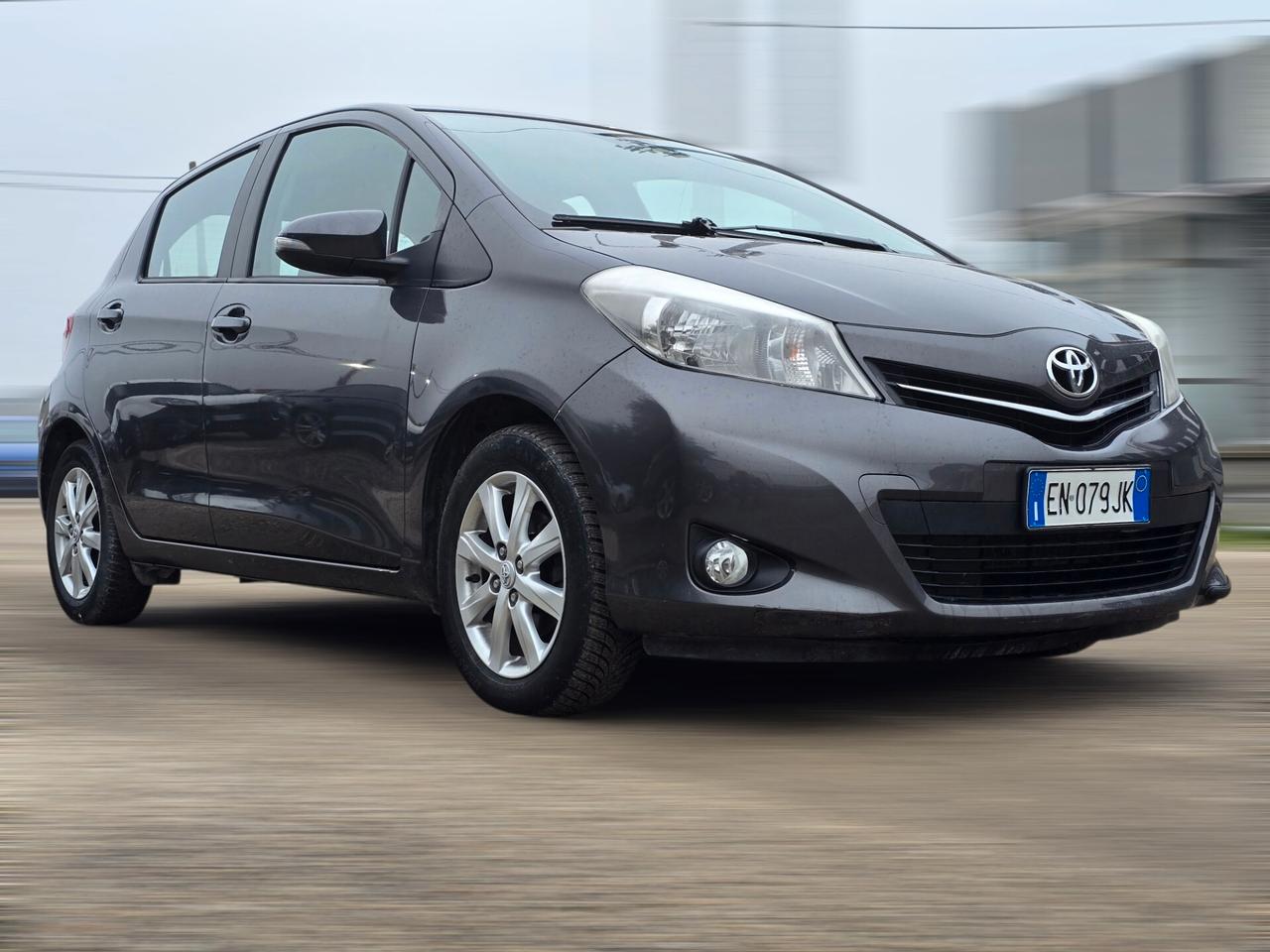 Toyota Yaris 1.0 5 porte Active