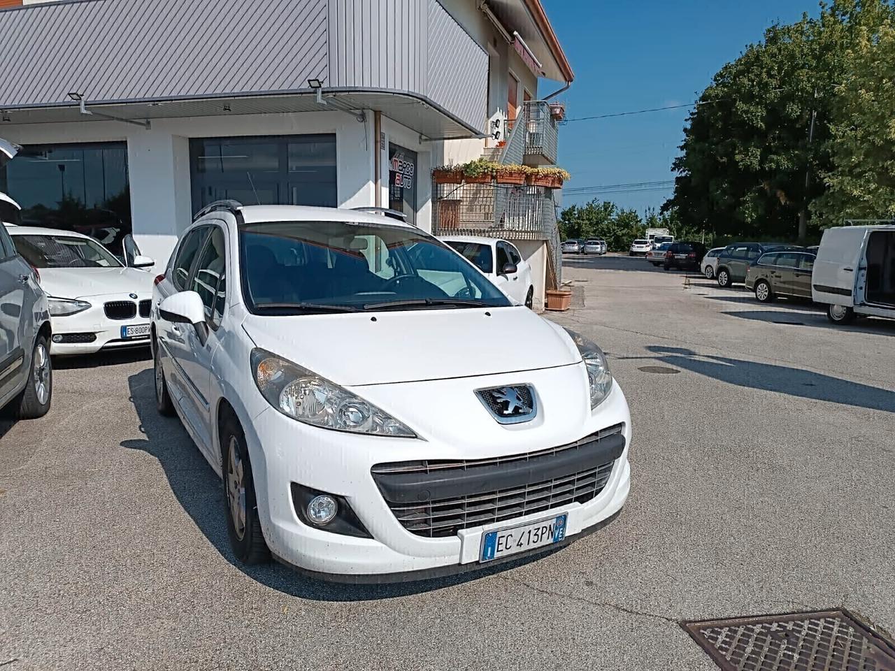 Peugeot 207 1.4 benzina Neopatentati