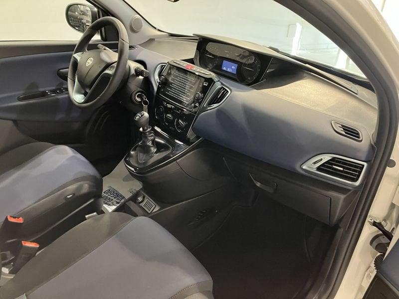 Lancia Ypsilon Ypsilon 1.0 FireFly 5 porte S&S Hybrid Platino