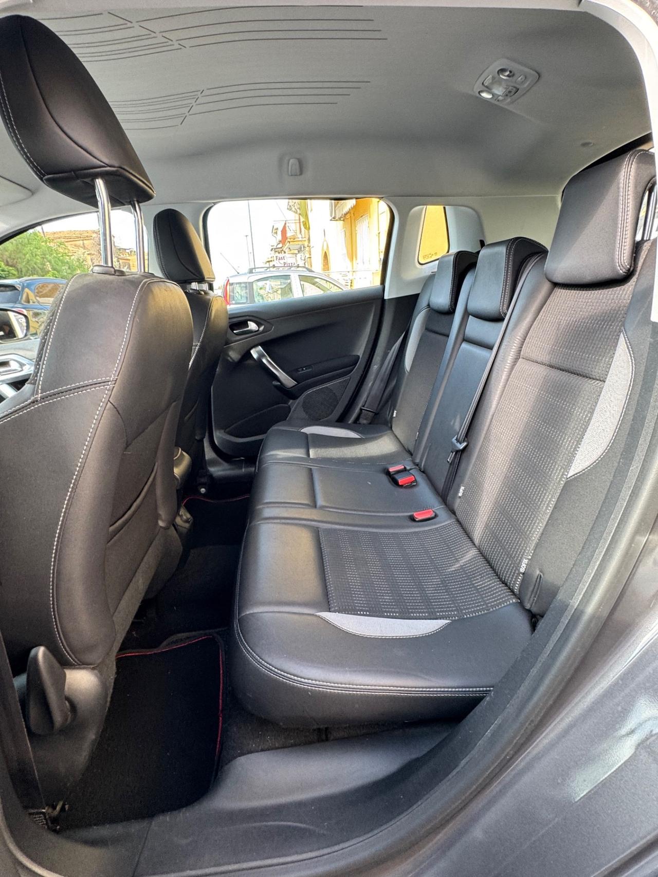 Peugeot 2008 1.6 e-HDi 115 CV Stop&Start Allure