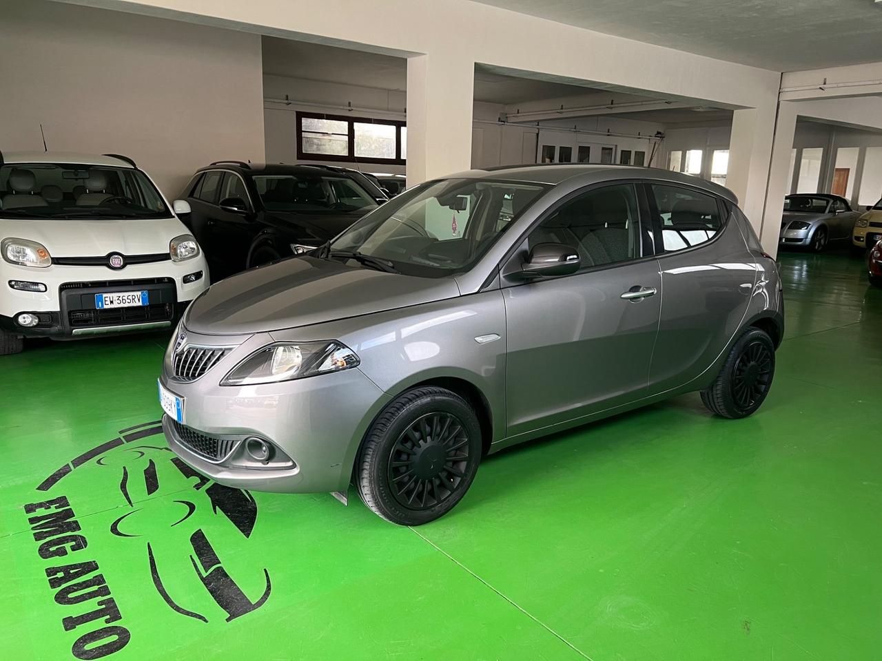 Lancia Ypsilon 1.2 69 CV 5 porte GPL Silver